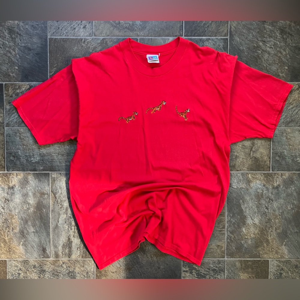 Vintage Y2K Winnie the Pooh Disney stitched embroidered logo T-shirt, men’s XL